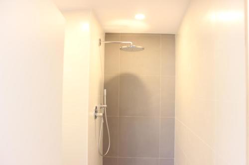 Beautiful apartment, sunny terrace, top floor with beach view