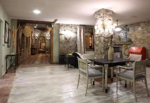 Posezení v ubytování Castillo de Piedrasecha