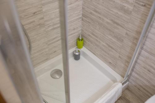 Ένα μπάνιο στο B&B La Quercia Budoni, Tanaunella