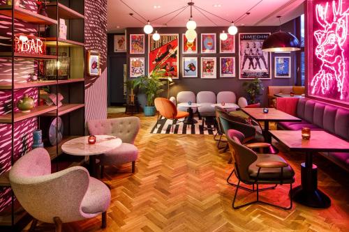 
The lounge or bar area at ibis Styles Edinburgh St Andrew Square
