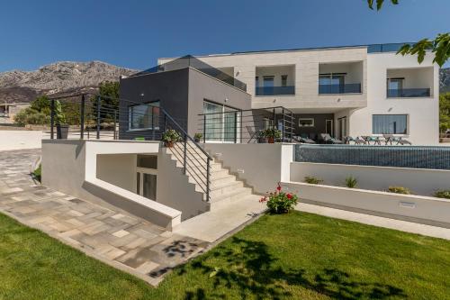 Luxurious Villa Meri