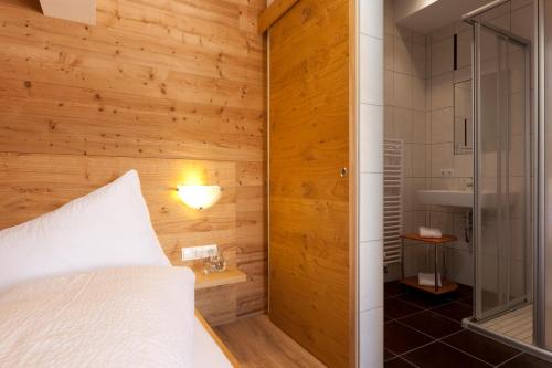 Koupelna v ubytování Hochjochstöbli B&B Alpine Easy Stay