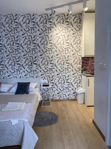 Studio Apartments with Terrace near Sea - Angela's Apartments