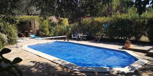 Πισίνα στο ή κοντά στο Villa les oliviers