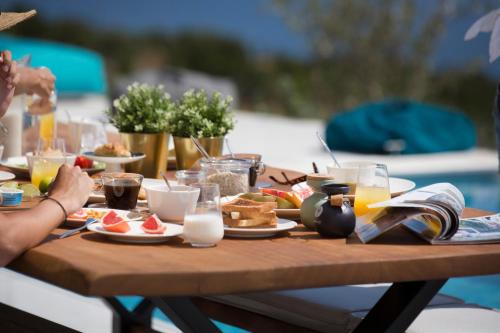 Еда / где поесть недалеко от виллы