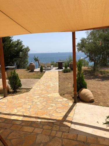 Galeriebild der Unterkunft Seafront Studio with direct beach access in Koroni
