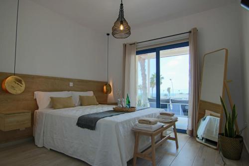 Ένα ή περισσότερα κρεβάτια σε δωμάτιο στο Phaedrus Living: Seaside Luxury Flat Limnaria 152