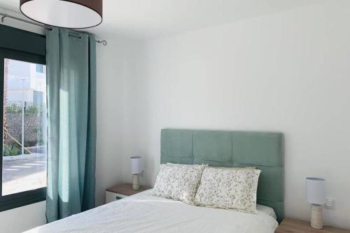 Cama o camas de una habitación en Bright and lovely 3 bed room apartment, Casares Golf