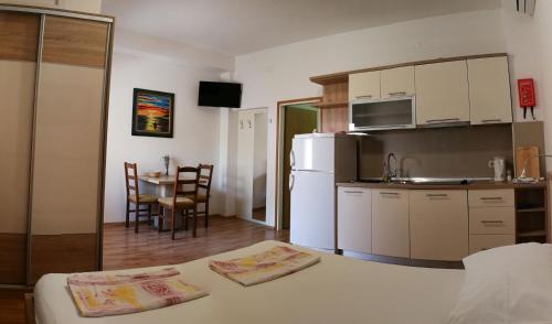 Afbeelding uit fotogalerij van Apartments Zdenka in Starigrad-Paklenica