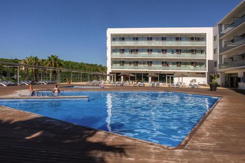 The swimming pool at or close to RVHotels Nautic Park