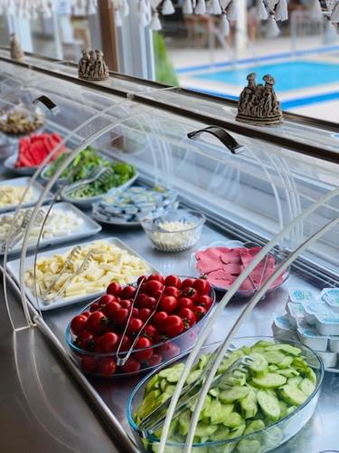 Gallery image of Canada Hotel & Bungalows in Cıralı