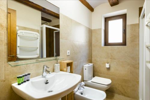 Koupelna v ubytování Apartamentos Casa Les Valeres