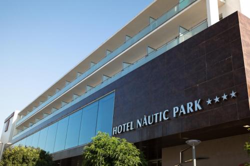 Bangunan di mana terletaknya hotel