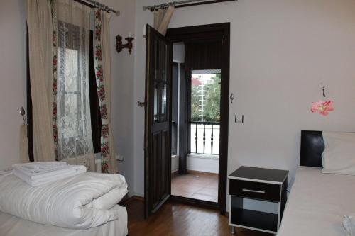 Konak Hotel Tuzlaにあるベッド