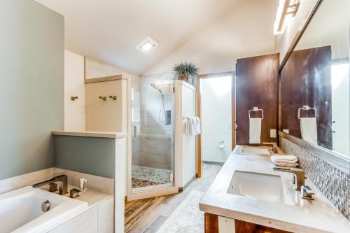 Ένα μπάνιο στο Hickory Lane 16 | Discover Sunriver