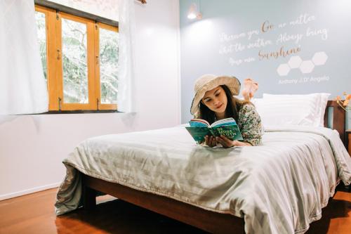 Кровать или кровати в номере Banya BnB ที่พักบ้านย่าบีแอนด์บี เมืองประจวบฯ