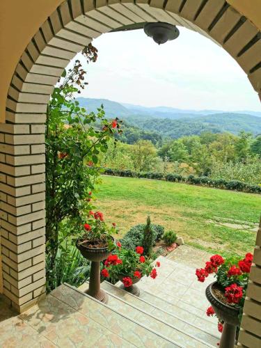 Un jardín fuera de Domaćinstvo Sinđelić