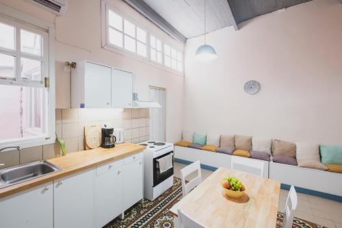 Home with Terrace in Heart of old Town of Chania