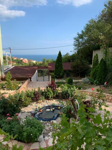 Gallery image of Sunray Guest House, Private Rooms & Apartment with Lovely Sea View in Varna City