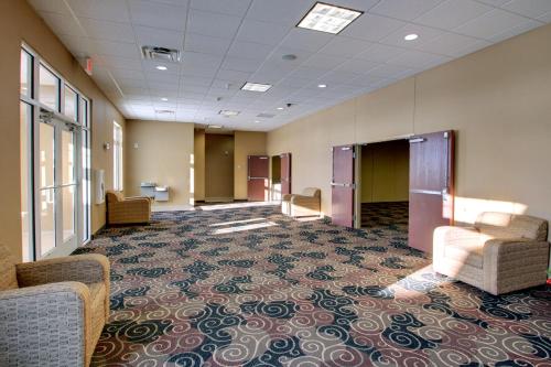 Posezení v ubytování Cobblestone Inn & Suites - Bottineau