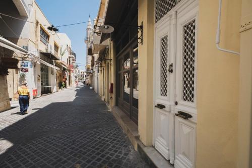 Home with Terrace in Heart of old Town of Chania