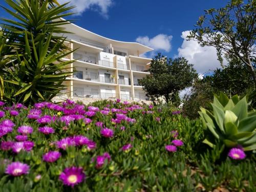 Sunny Apartment with sea view in Albufeira