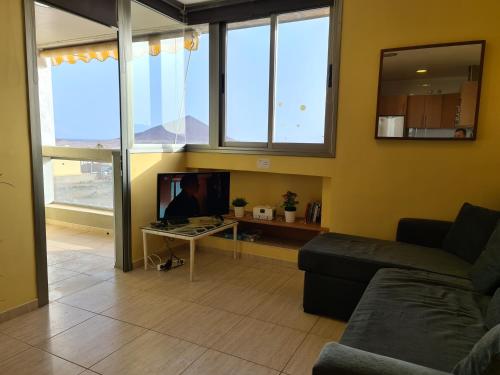 Apartment Barraquito, balcony with sea view, close to the beach, wifi, ideal for surfers