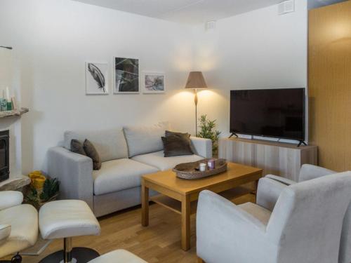 Et tv og/eller underholdning på Holiday Home Tahko 4seasons 2 by Interhome