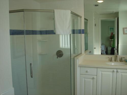 Kylpyhuone majoituspaikassa Island House Beach Resort 13