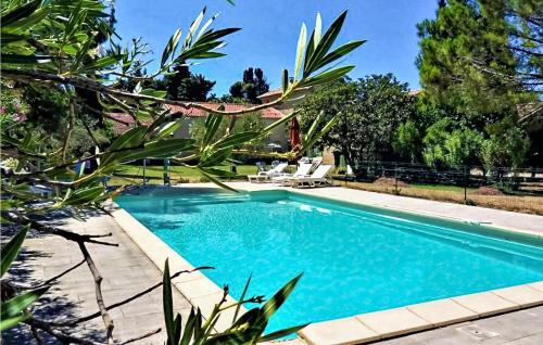 Amazing home in Viols with 4 Bedrooms, WiFi and Outdoor swimming pool
