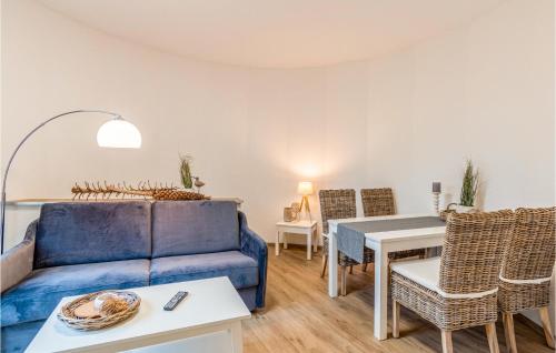 Posezení v ubytování 2 Bedroom Beautiful Home In Otterndorf