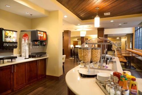Staybridge Suites Orlando at SeaWorld by IHG - Free Breakfast & Shuttle to SeaWorld Parks photo 30