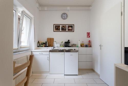 Dapur atau dapur kecil di Oberkasseler Hof Bonn