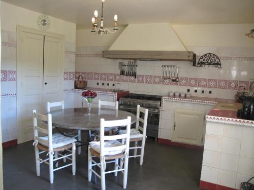 Photo de la galerie de l'établissement Chateau Juliette Winery Homestead Provence, à Tresques