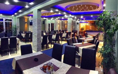 Restoran atau tempat lain untuk makan di Prenoćište & Restoran - Kašić