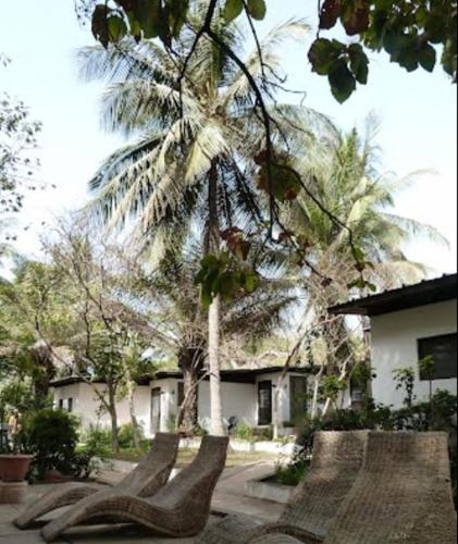 Un jardín fuera de Bakotu Hotel