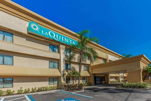 a rendering of a la quinta inn at La Quinta by Wyndham Tampa Brandon West in Tampa