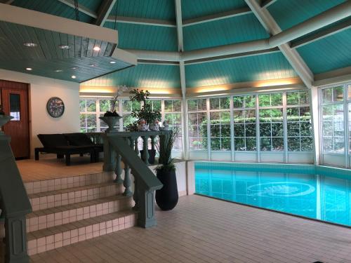 Piscina di Landgoedhotel Villa Vennendal o nelle vicinanze