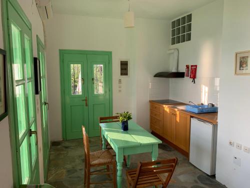 Gallery image of Bouzouki panoramic sea-view in Klíma