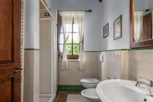 Ένα μπάνιο στο Linearis Holiday House