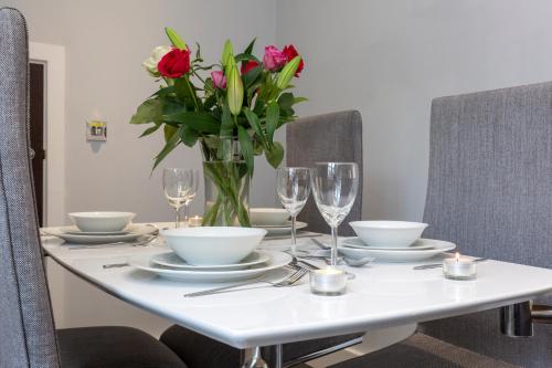 Deluxe Central City of London Apartmentsにあるレストランまたは飲食店
