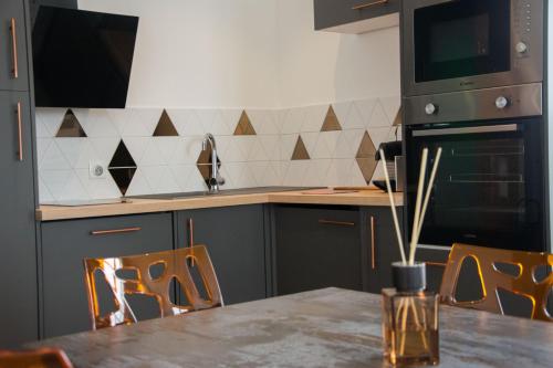 Photo de la galerie de l'établissement 15ème droite - Tour Perret - Centre-Ville - 4 étoiles, à Amiens