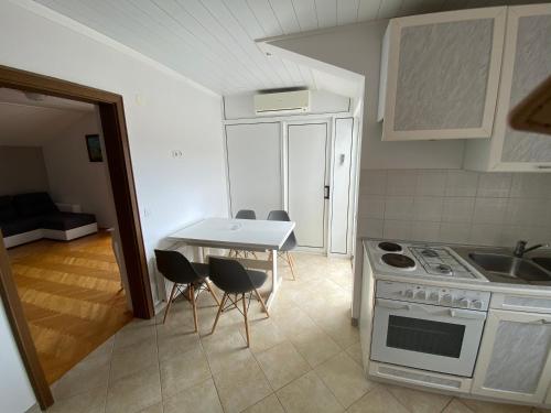 Gallery image of Apartements and rooms next to the Sea - Belveder Rab Sea and Sunset wiew in Rab
