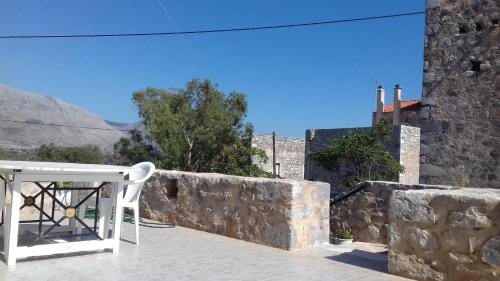 Gallery image of ΤΟ ΠΥΡΓΟΣΠΙΤΟ ΤΗΣ ΑΝΝΕΖΟΥΛΑΣ ANNEZOULA'S CASTLE in Áyios Athanásios