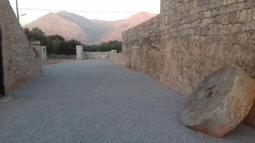 Gallery image of ΤΟ ΠΥΡΓΟΣΠΙΤΟ ΤΗΣ ΑΝΝΕΖΟΥΛΑΣ ANNEZOULA'S CASTLE in Áyios Athanásios