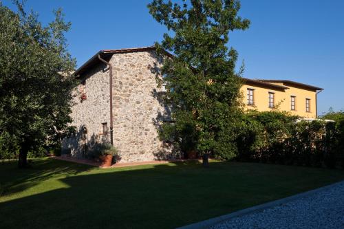 Το κτήριο όπου στεγάζεται  the country house