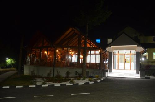 Gallery image of Ski Rostovo - Hotel Rostovo & Ethno Village in Čardaci