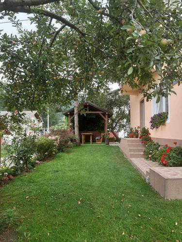 Zahrada ubytování Guest House Šobić