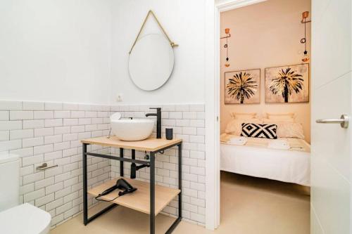Postel nebo postele na pokoji v ubytování Exclusivo Apartamento en Chamberí Fernando El Católico by Batuecas