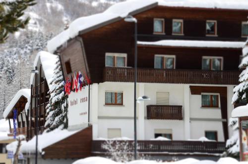 Kış mevsiminde Hotel Rosa Serenella